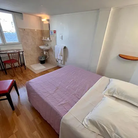 Hotel Tiquetonne Paris