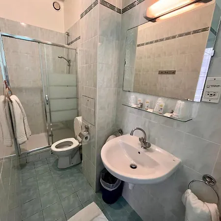 Tiquetonne Hotel *