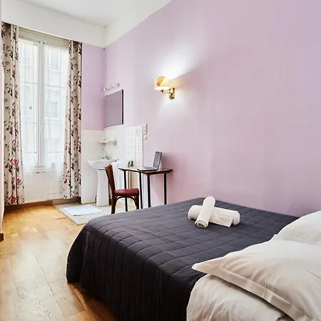 Tiquetonne Hotel *